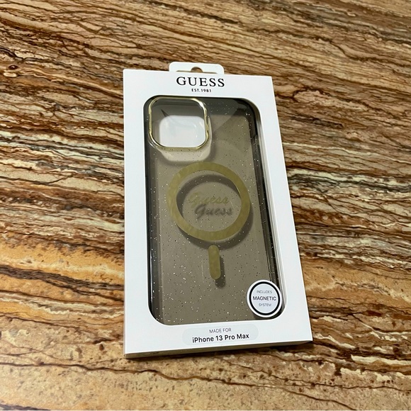 Guess - Picture 1 of 3